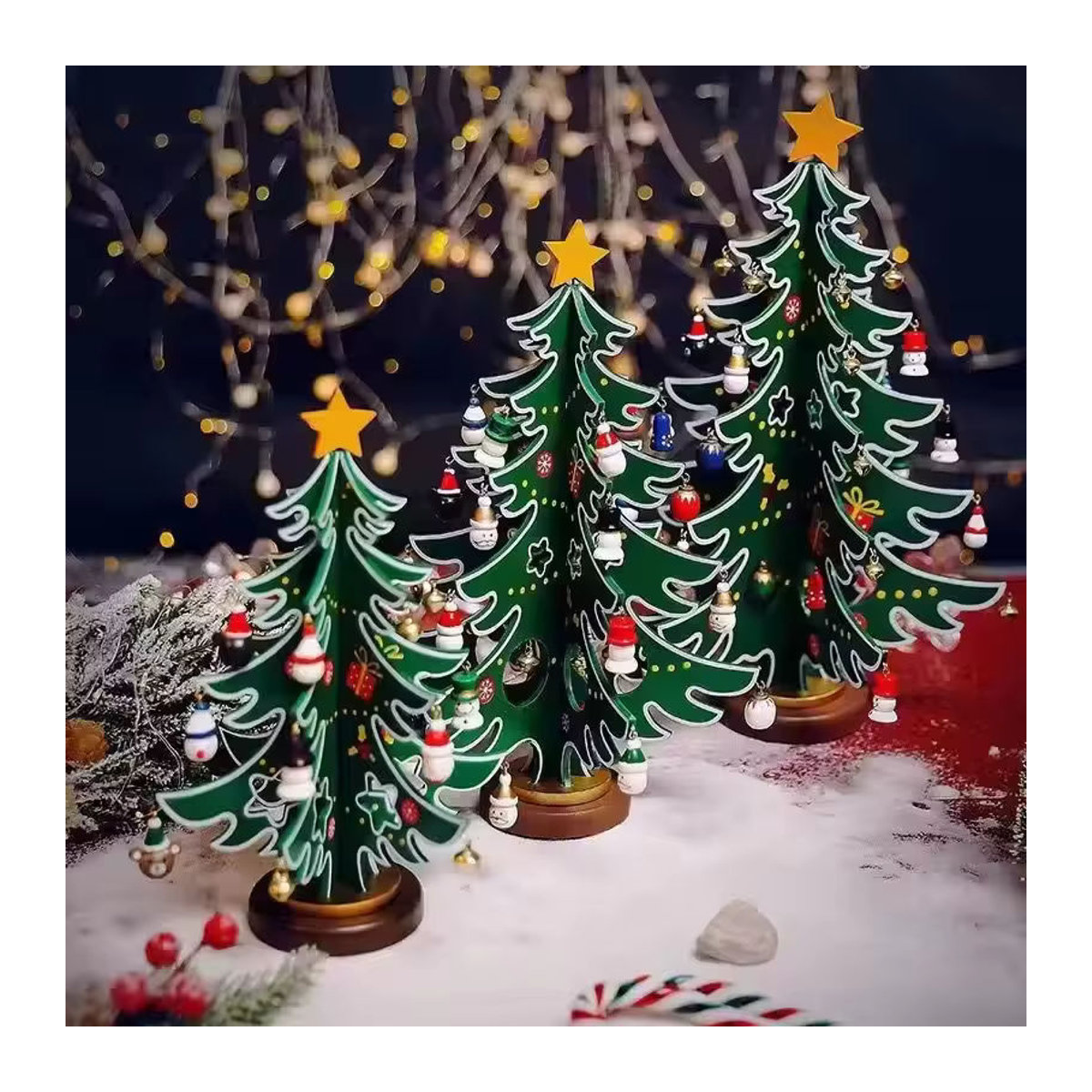 Mini-Weihnachtsbaum aus Holz für die Weihnachtsdekoration als kreatives DIY-Desktop-Ornament in Braun und Grün - Bild 1