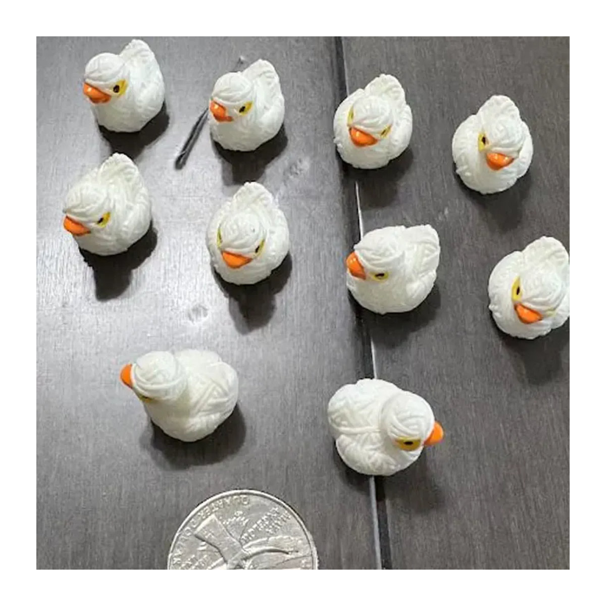 Miniatur Mumien-Enten Figuren aus Kunstharz in Weiß für Halloween Dekoration und DIY Micro Landschaften - Bild 4