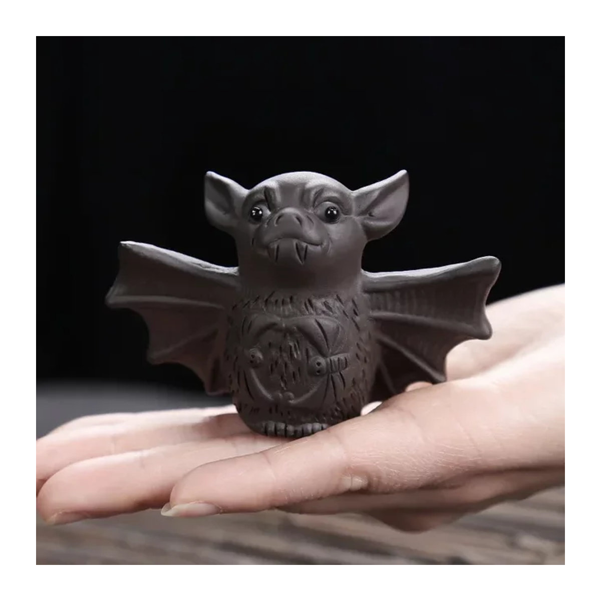 MINIDEAL Chinesisches Zisha-Teehaustier Fledermaus aus Keramik in Lila und Schwarz - Bild 1