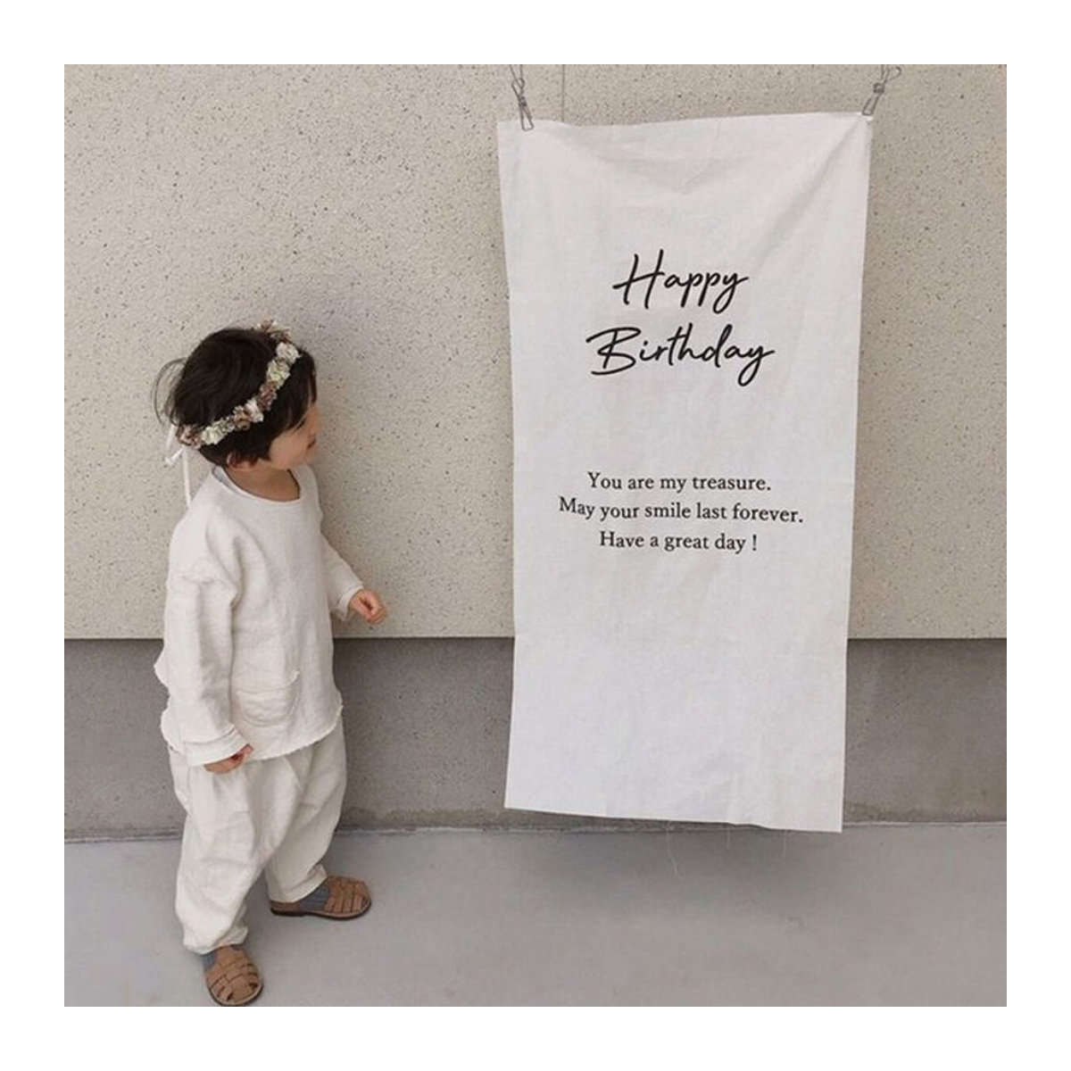 Minimalistische Geburtstag Dekoration aus Textil mit Alles Gute zum Geburtstag Schriftzug in Weiß - Bild 1