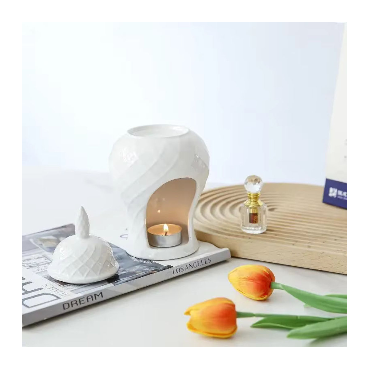 Minimalistische Keramik-Aromatherapie-Lampe in Weiß für Teelicht und Weihrauch zur Dekoration - Bild 2