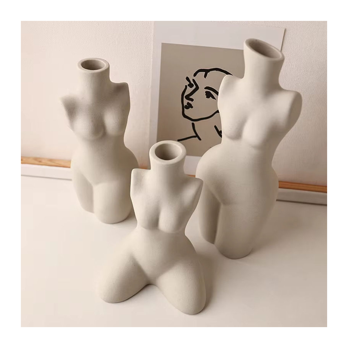 Minimalistische Keramikvase in Form einer menschlichen Skulptur, weiß, dekorative Kunstvase für Schnittblumen - Bild 3