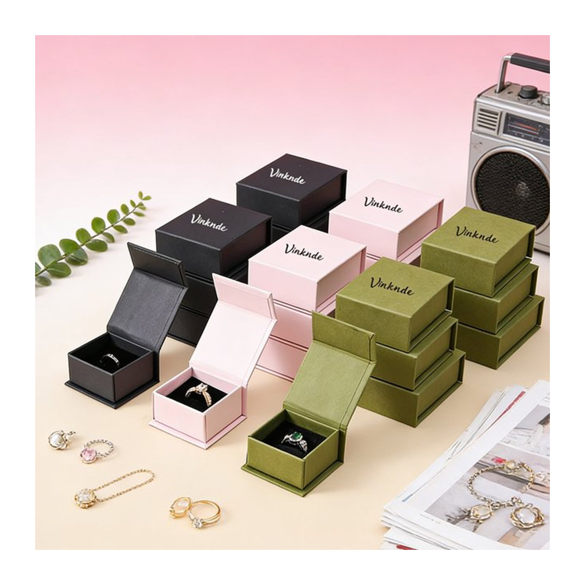 Minimalistische Schmuckverpackung weikende Beige mit Magnetverschluss B/T/H: 8,5 x 8,5 x 3,5 cm - Bild 1