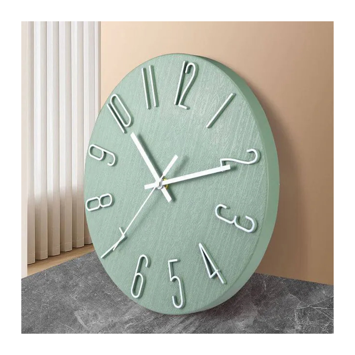 Minimalistische Wanduhr von p.chuang in Schwarz oder Weiß, rund, analog mit geräuschlosem Uhrwerk und 3D-Zahlen, Durchmesser: 30,48 cm - Bild 1