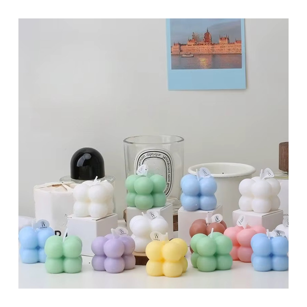 Minimalistische Würfel-Figurenkerze aus Wachs in Grün und Mehrfarbig für Aromatherapie und Dekoration - Bild 3