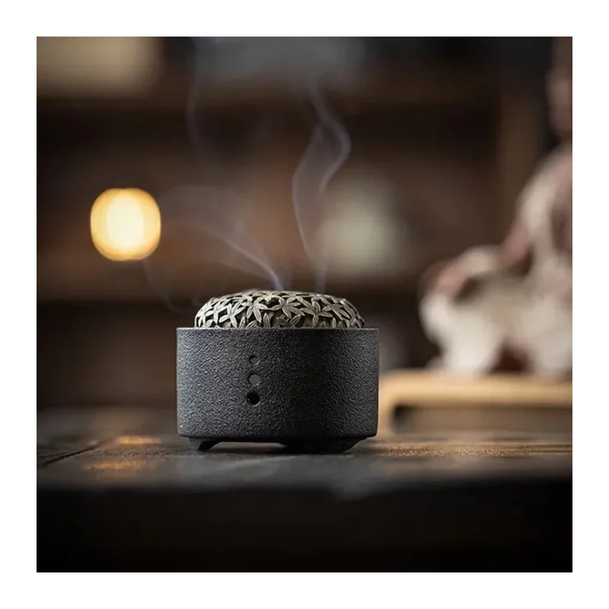 Minimalistischer Keramik Weihrauchbrenner in Schwarz mit geometrischem Design für deine Aromatherapie und Heimdekoration - Bild 1