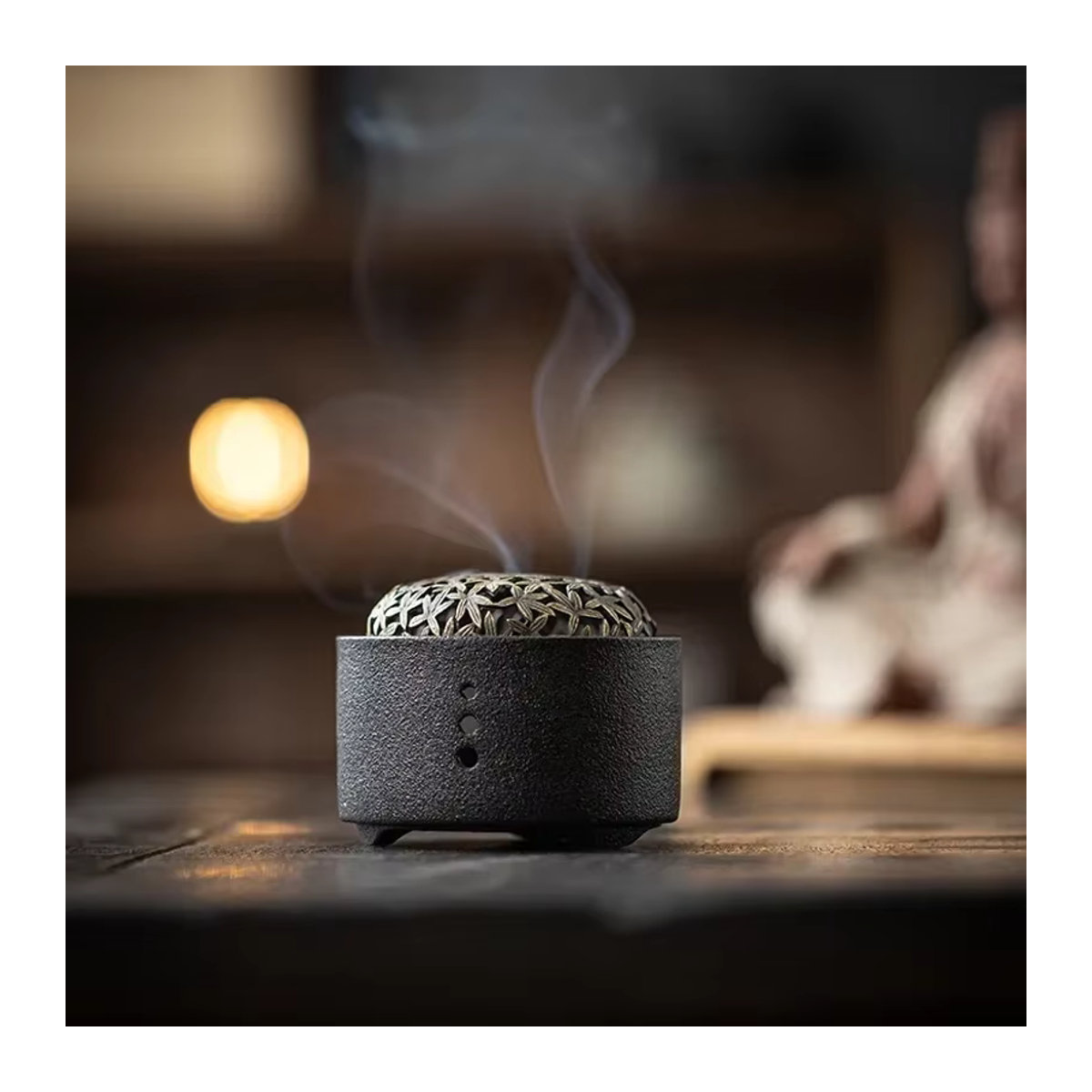 Minimalistischer Keramik Weihrauchbrenner in Schwarz mit geometrischem Design für deine Aromatherapie und Heimdekoration - Bild 3