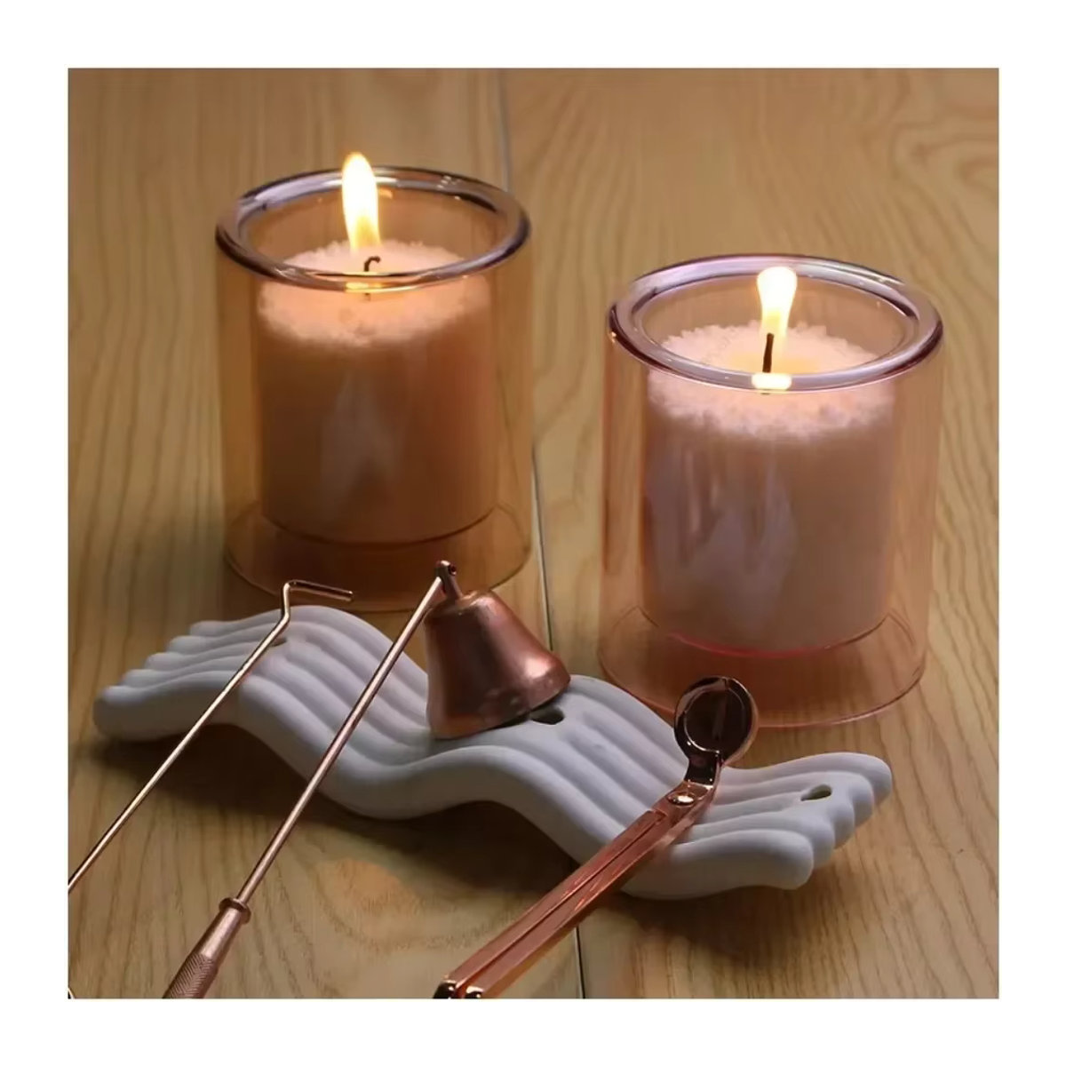 Minimalistischer Kerzenhalter aus Glas in Transparent und Grün für Teelichter, ideal als Tischdekoration für Hochzeiten oder zur Heimdekoration, B/T/H: 10,5 x 10,5 x 10,5 cm - Bild 1