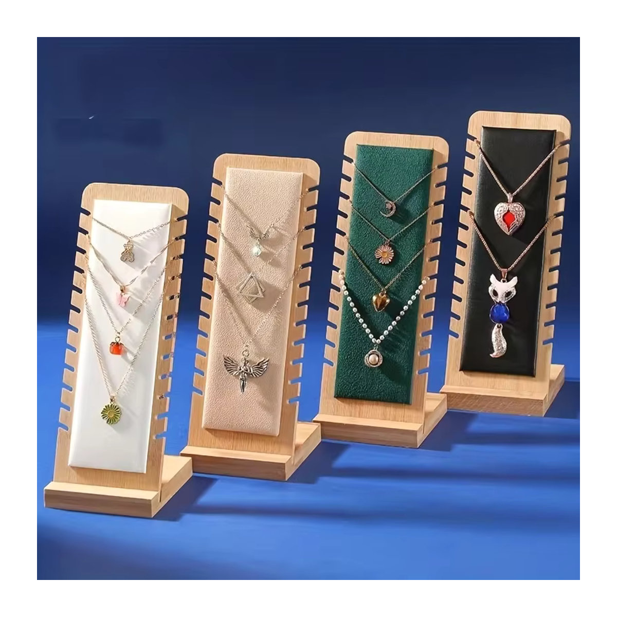 Minimalistischer Schmuck Display Ständer aus Bambus und Holz für Halsketten in Braun und Beige - Bild 4