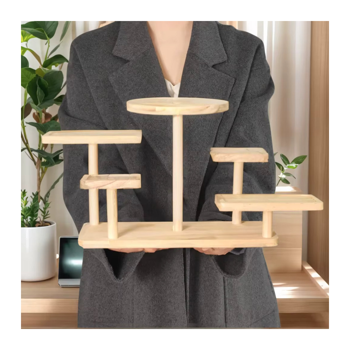 Minimalistisches Holzregal in Beige als stehendes Präsentationsregal für Schmuck, Brillen oder Dekoration - Bild 5