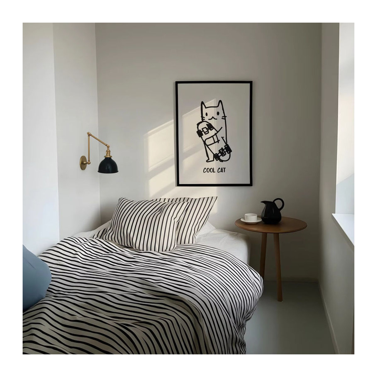 Minimalistisches Katzen-Poster mit Skateboard-Motiv als digitale Wandkunst in Weiß auf Papier für deine Dekoration - Bild 5