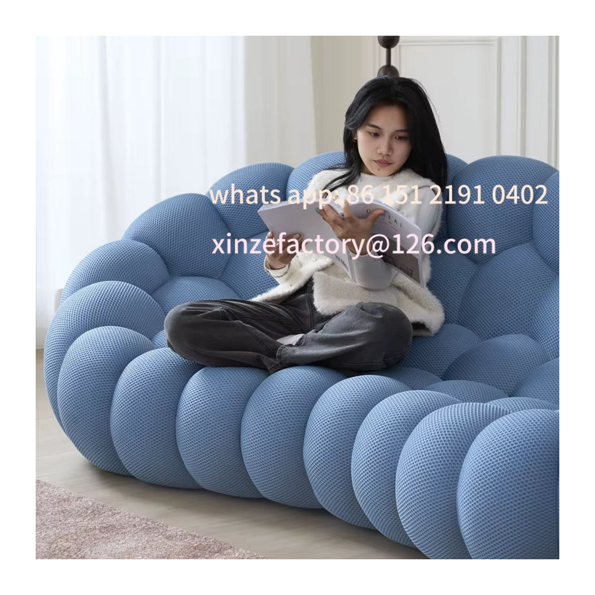 Minimalistisches Stoffsofa in Blau mit kreativem Design für dein Wohnzimmer - Bild 4