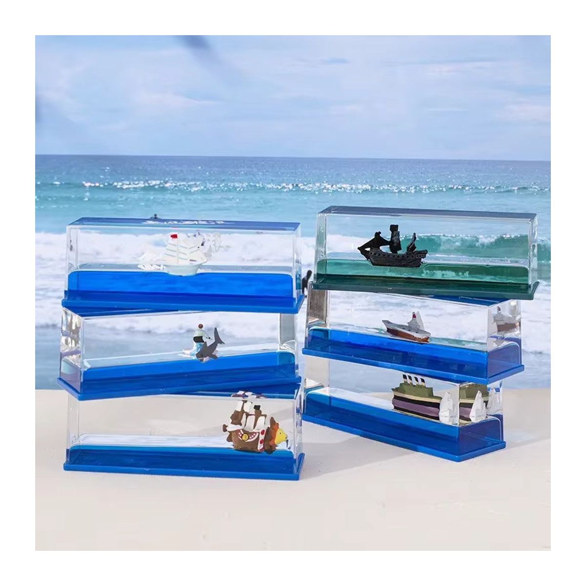 MINISO Going Merry Floating Ship Figur aus Glas und Kunstharz, mehrfarbig, maritimes Dekorationsobjekt - Bild 1