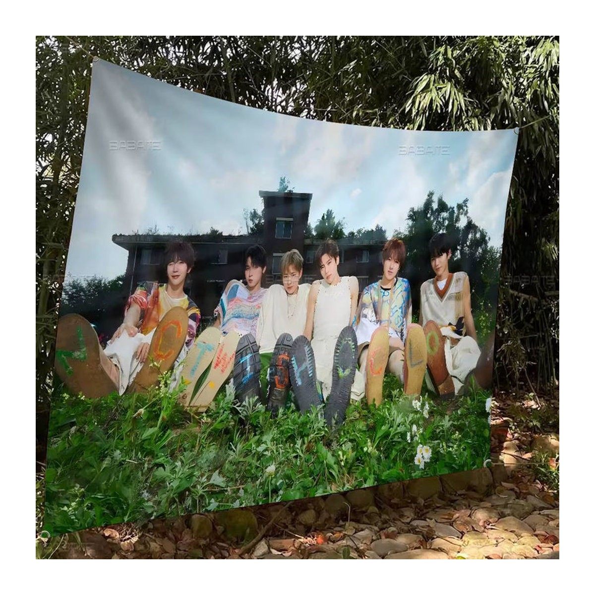 MINISO NCT Wish Stoff-Hängebanner Porträt Mehrfarbig B: 70 cm, H: 50 cm - Bild 3