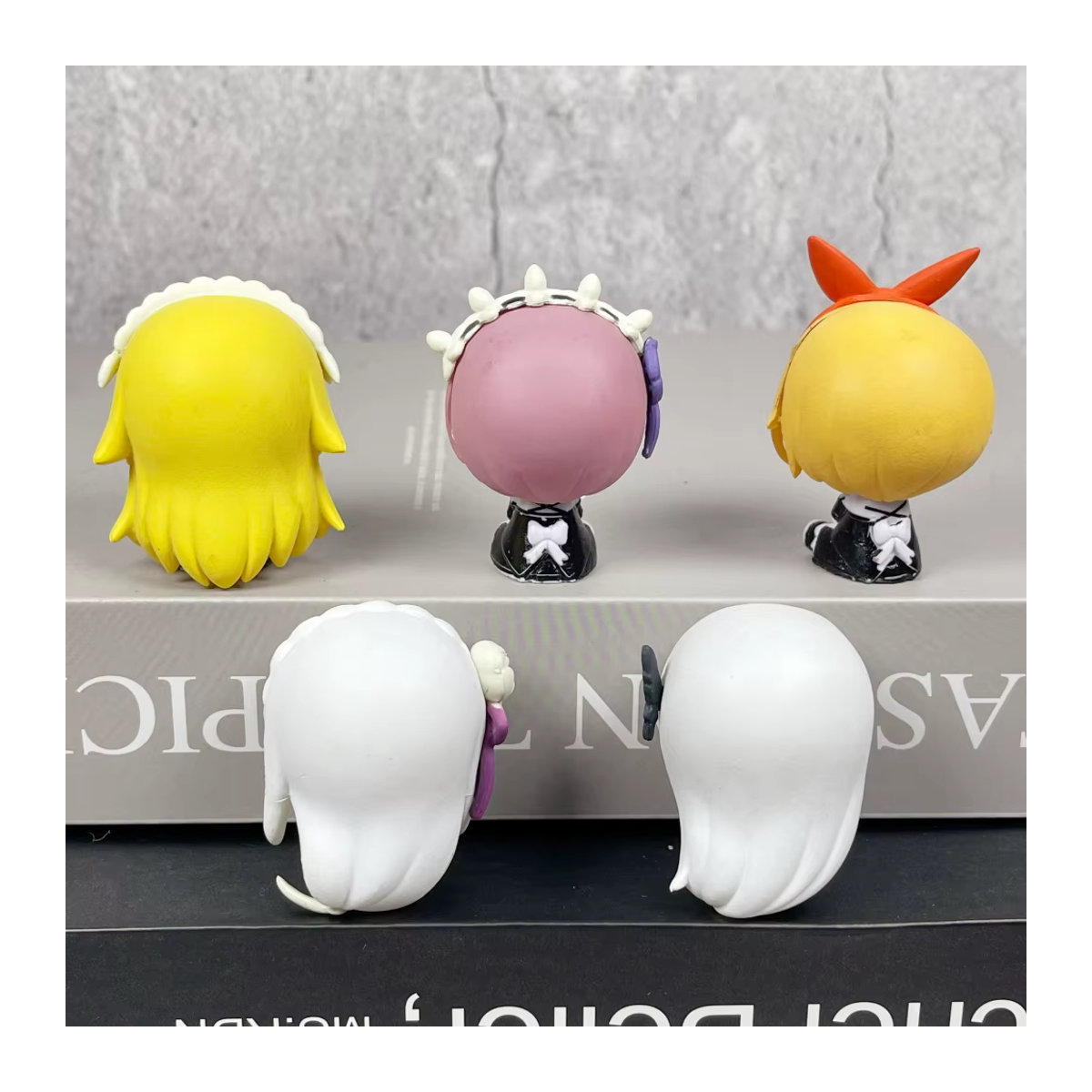 MINISO Re Zero Rem und Emilia Action Figuren aus Kunststoff, mehrfarbige Anime Statuen zur Schreibtischdekoration - Bild 4
