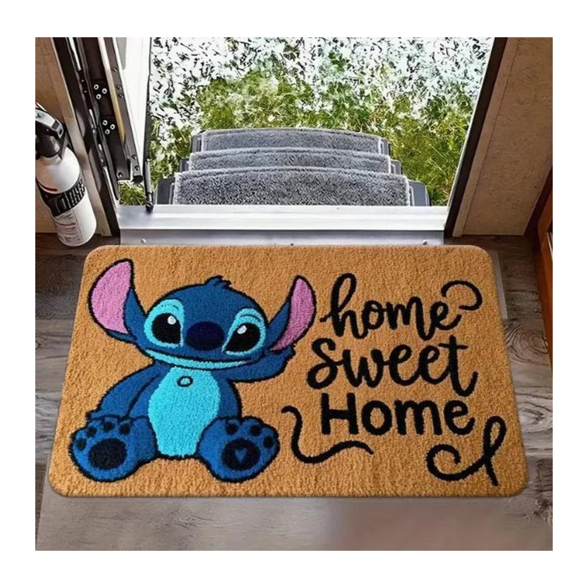 Miniso Stitch The Movie Willkommen Fußmatte mit Blumendesign, mehrfarbig, B/T: 80 x 50 cm - Bild 1