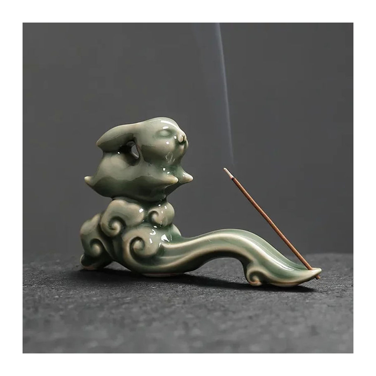MINITAKING Räucherstäbchenhalter Kaninchen auf Wolken aus Keramik in Grün, Orientalische Dekoration aus Jade-Optik - Bild 1