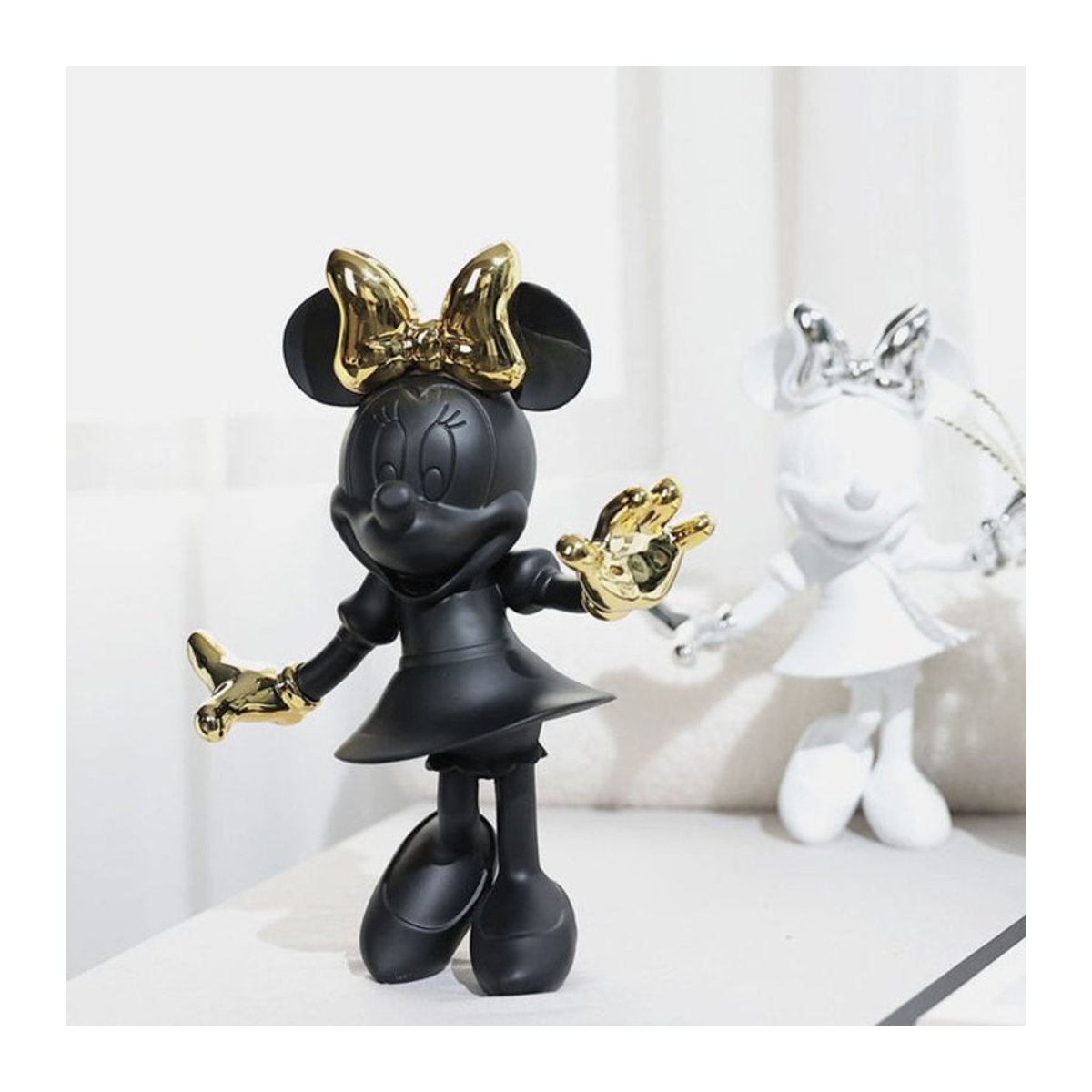 Minnie Maus Statue von Potdemiel als dekorative Kunstharz-Figur in Schwarz und Green Gold - Bild 1