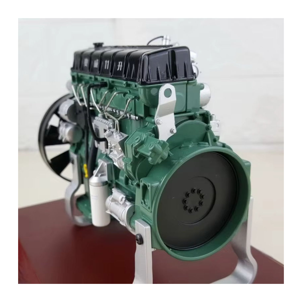 Modellmotor ca6dm aus Legierung mit Holzbasis in Grün als Sammlerstück und Dekoration - Bild 4