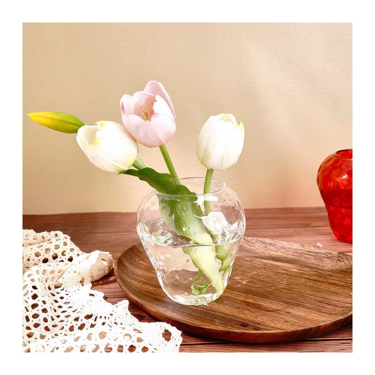 Moderne erdbeerförmige Glasvase in Transparent für die Dekoration von Schnittblumen - Bild 3