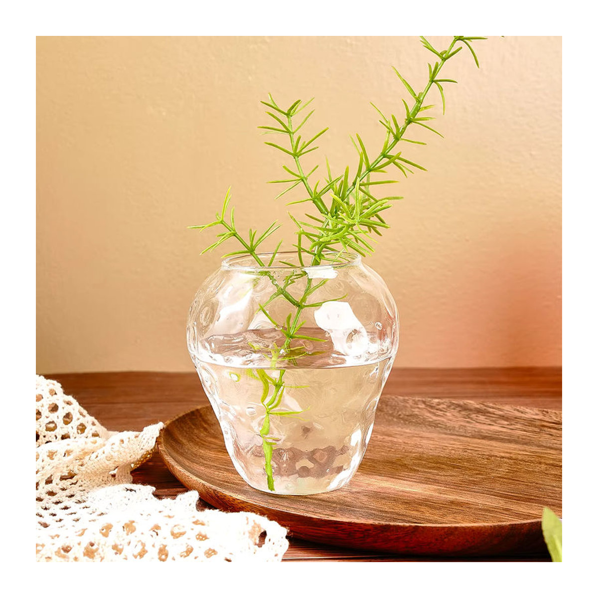 Moderne erdbeerförmige Glasvase in Transparent für die Dekoration von Schnittblumen - Bild 4