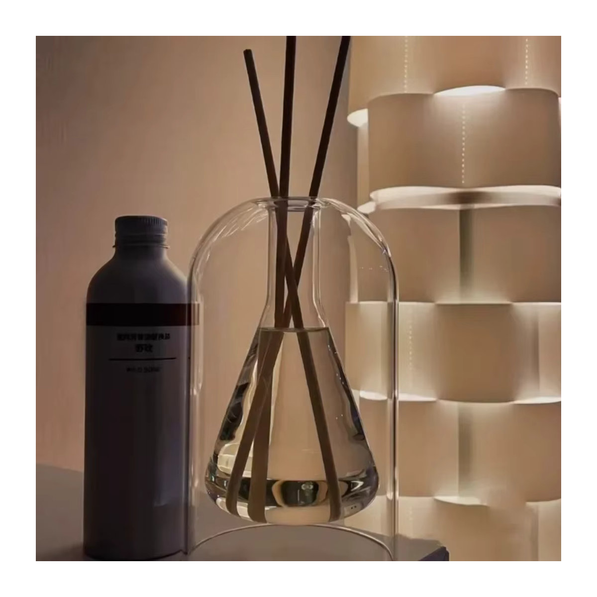 Moderne Glasflasche für Aroma-Therapie und ätherische Öle, transparent und rund - Bild 2