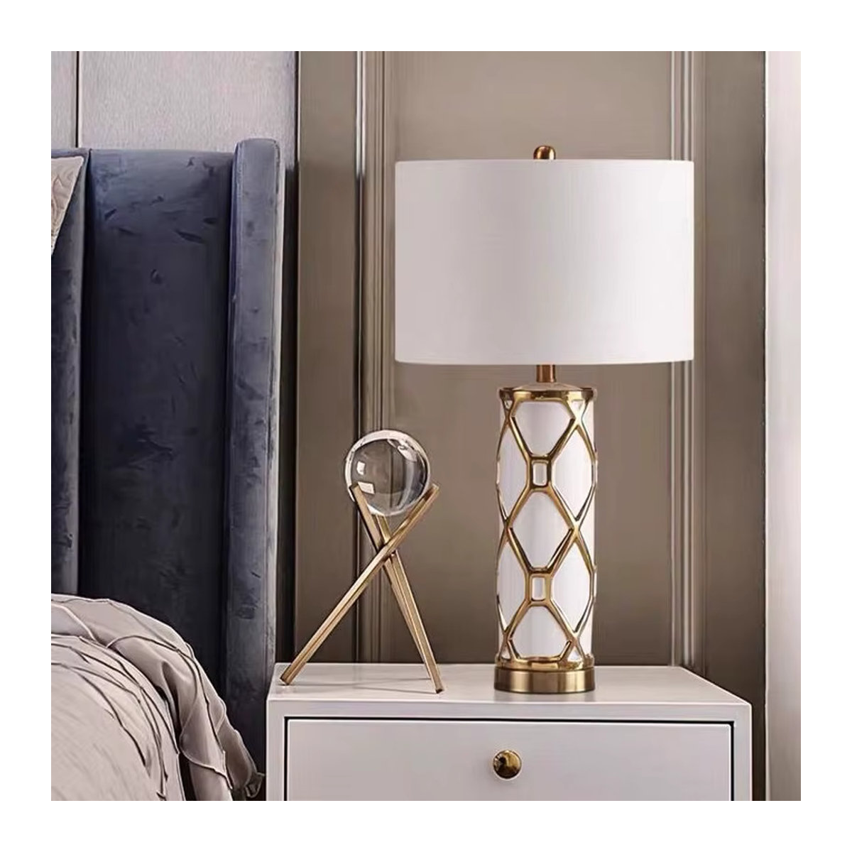 Moderne Keramik Tischlampe in Weiß im skandinavischen Design für Schlafzimmer und Wohnzimmer - Bild 3