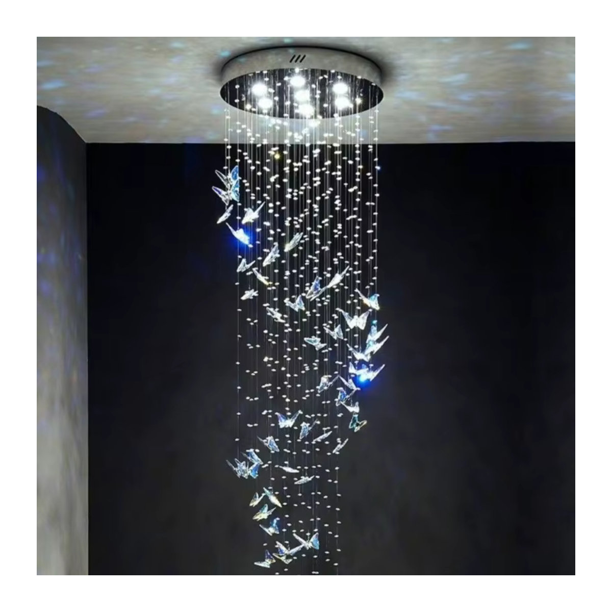 Moderne Kristall-Hängelampe von JIANKEXING als rotierender Schmetterlings-Kronleuchter aus Glas in Silber und Bunt für dein Wohnzimmer oder Loft - Bild 3