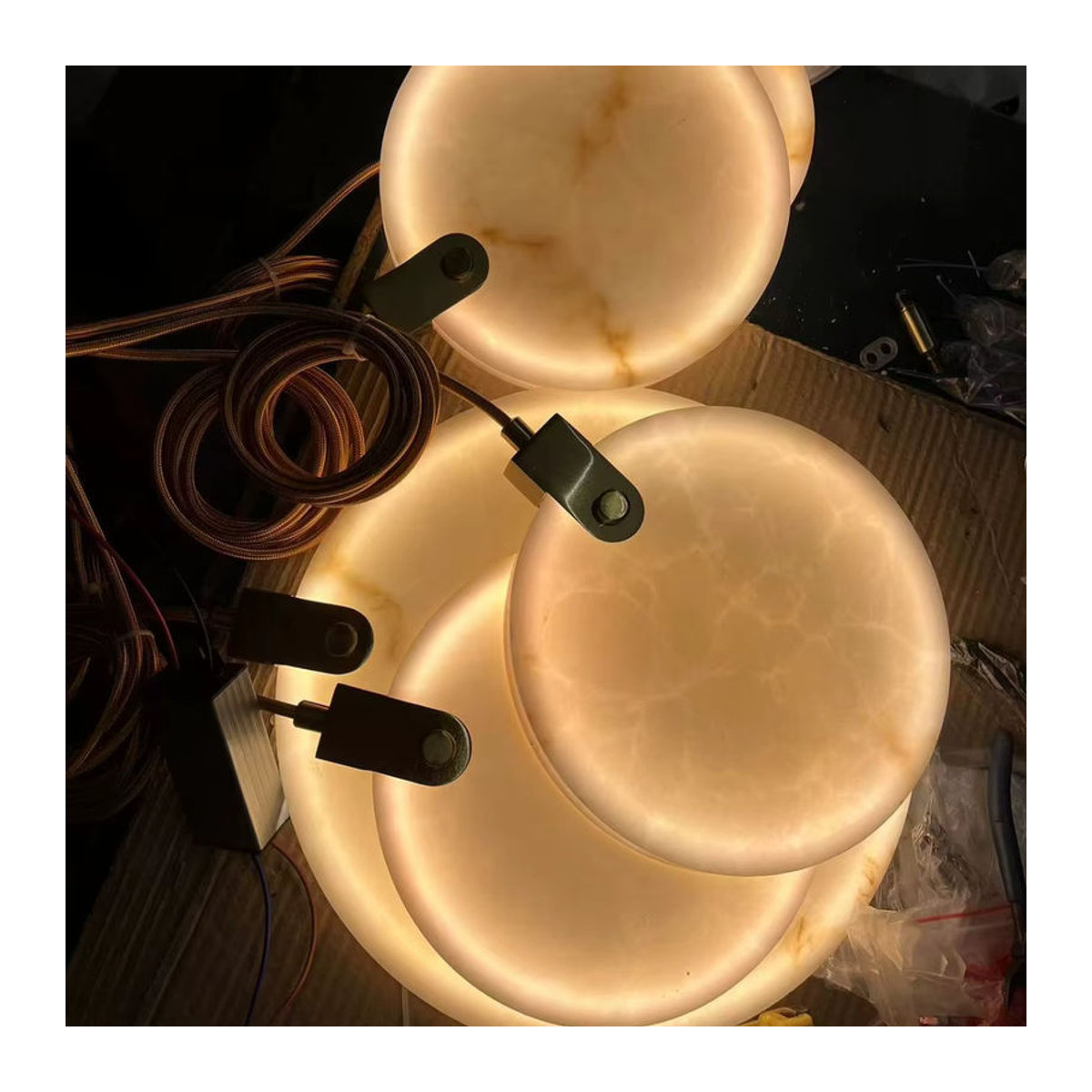 Moderne LED Pendelleuchte aus weißem Marmor in runder Form für Schlafzimmer, Küche und Treppenhäuser - Bild 6