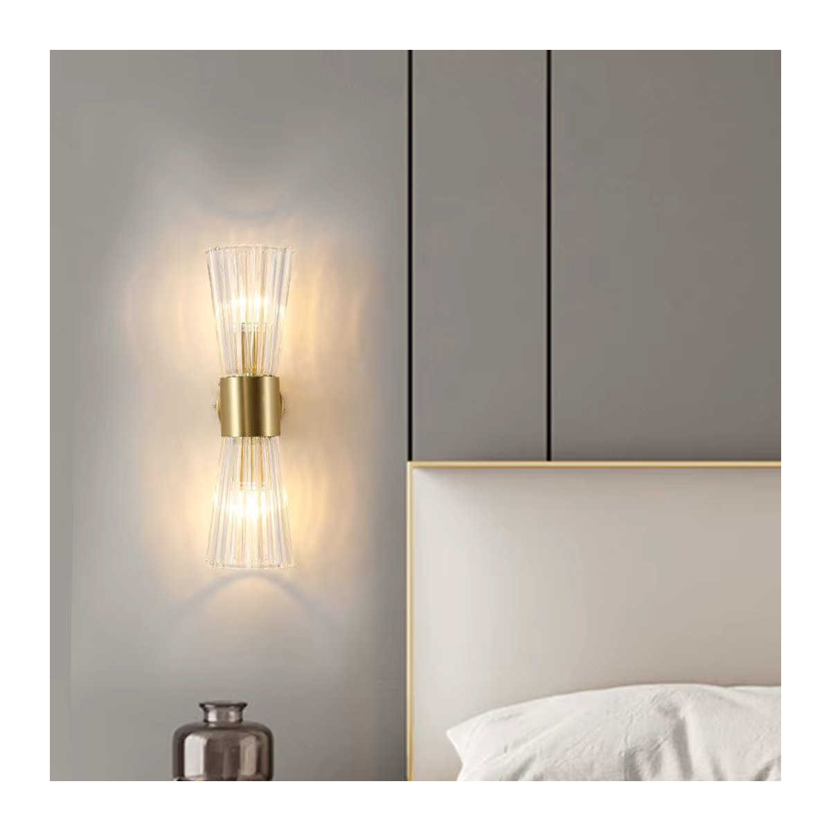 Moderne LED-Wandleuchte von Timebus in Gold mit Glaselementen für Wohnzimmer und Schlafzimmer - Bild 2