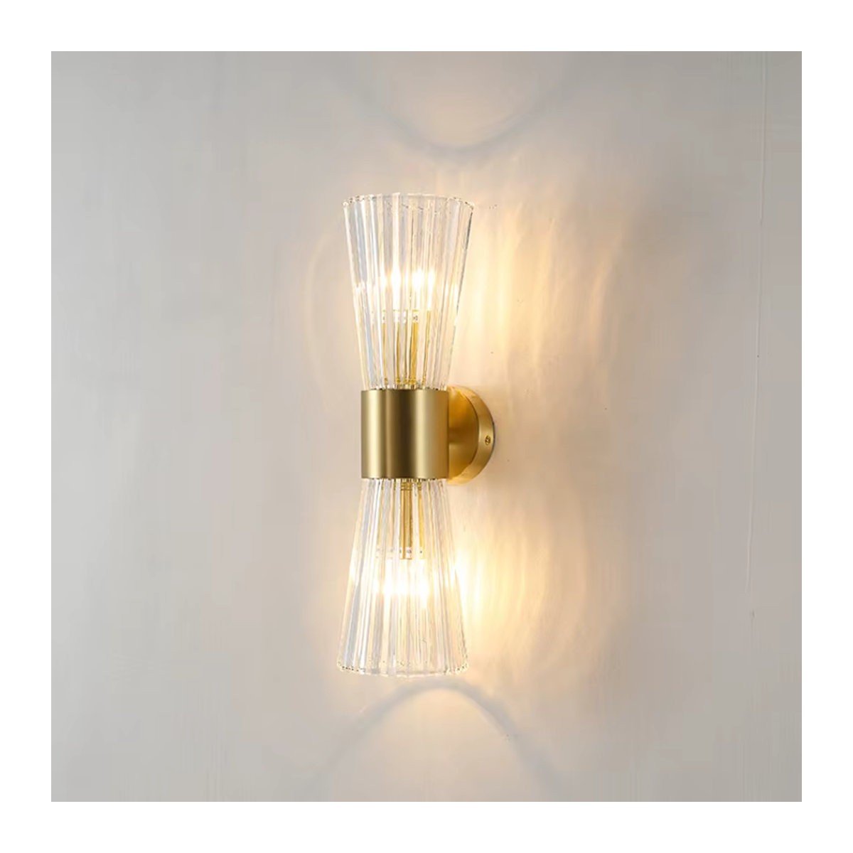 Moderne LED-Wandleuchte von Timebus in Gold mit Glaselementen für Wohnzimmer und Schlafzimmer - Bild 6