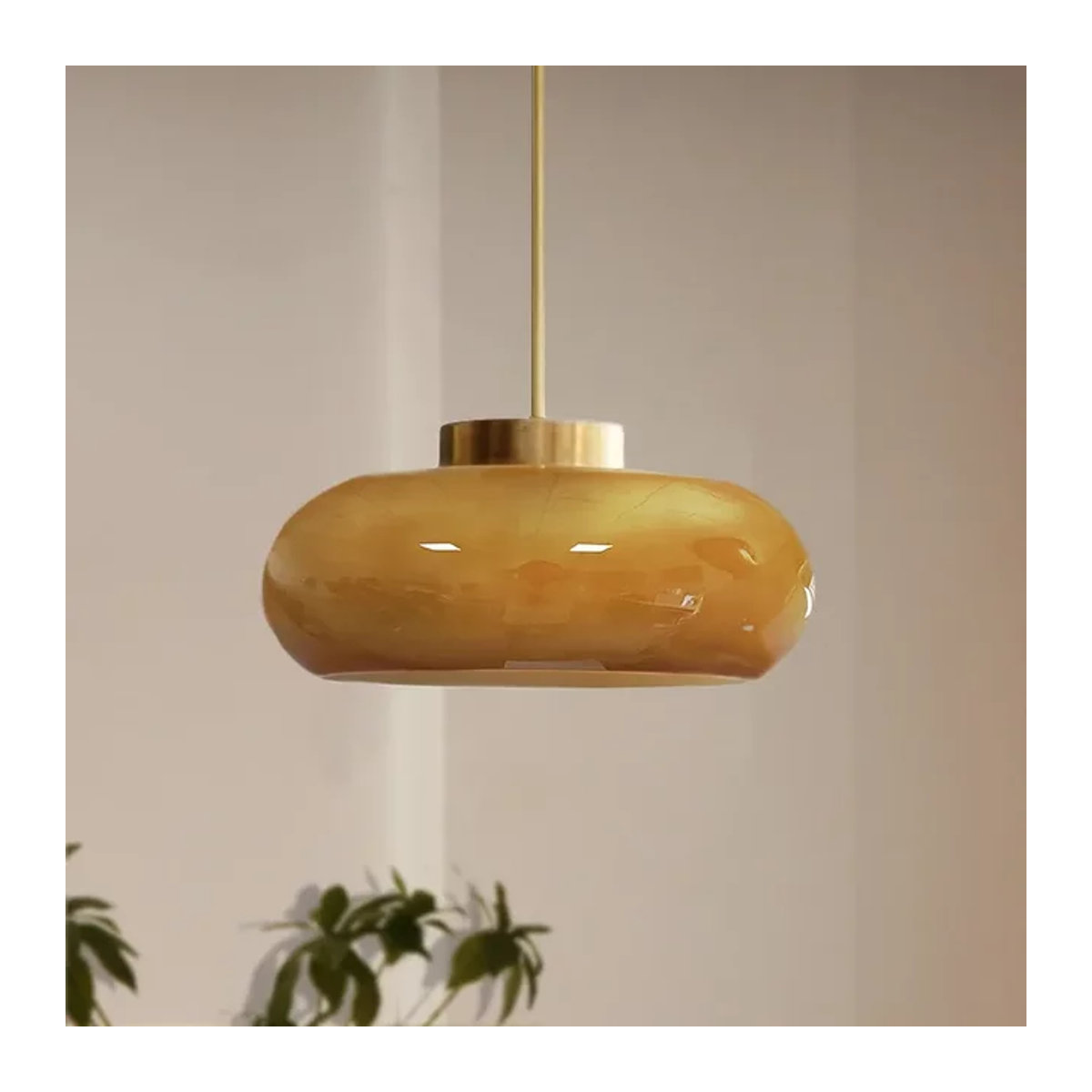 Moderne minimalistische Pendelleuchte aus Glas in Gelb mit E27 Fassung im Retro-Stil für Esszimmer und Wohnzimmer - Bild 1