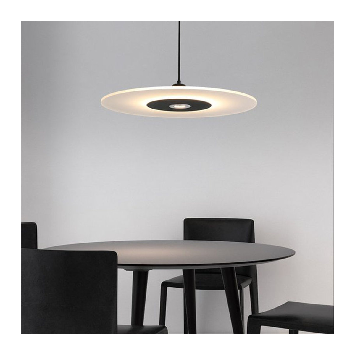Moderne minimalistische UFO-Pendelleuchte im nordischen Design für Büro, Arbeitszimmer oder Esszimmer in Schwarz/Weiß - Bild 1