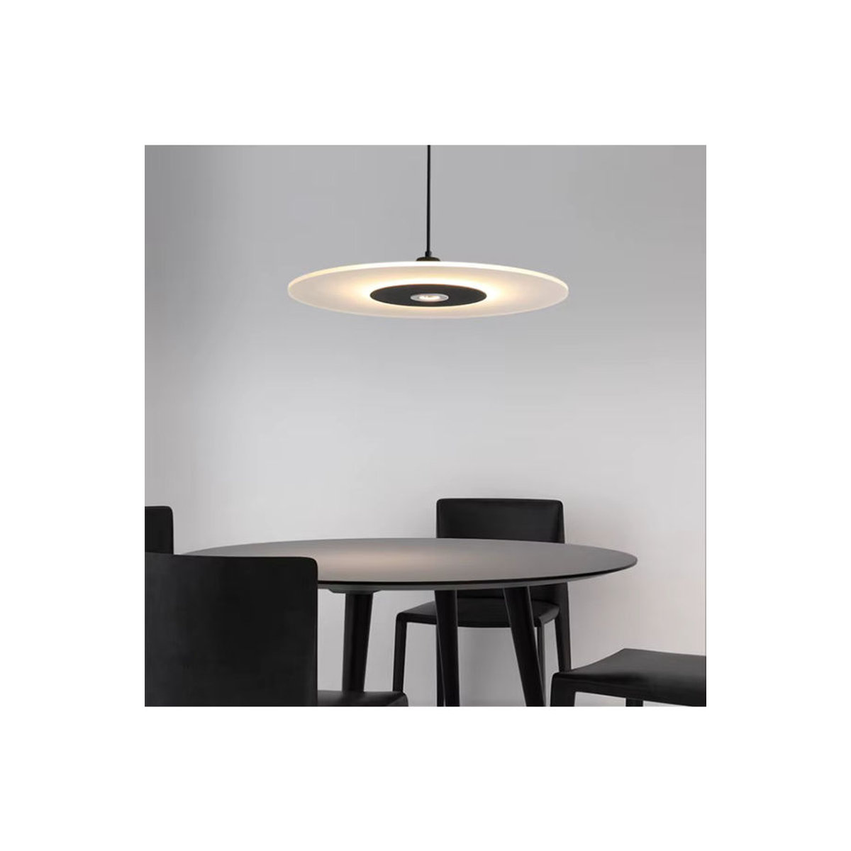 Moderne minimalistische UFO-Pendelleuchte im nordischen Design für Büro, Arbeitszimmer oder Esszimmer in Schwarz/Weiß - Bild 4