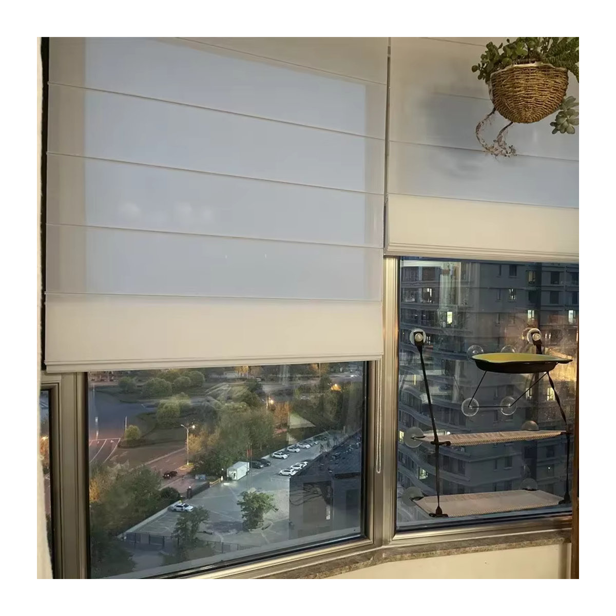 Moderne Römerjalousien für Wohnzimmer, Balkon und Küche, faltbar und lichtdurchlässig - Bild 2