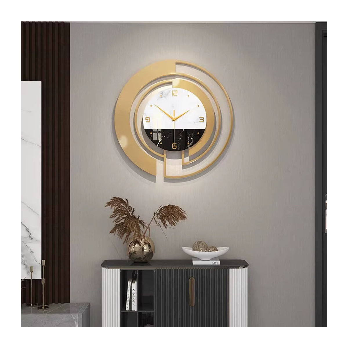 Moderne runde Wanduhr aus Metall mit Beleuchtung in Weiß und Gold, abstrakte geometrische Design-Wanduhr für Wohnzimmer und Eingangsbereich - Bild 3