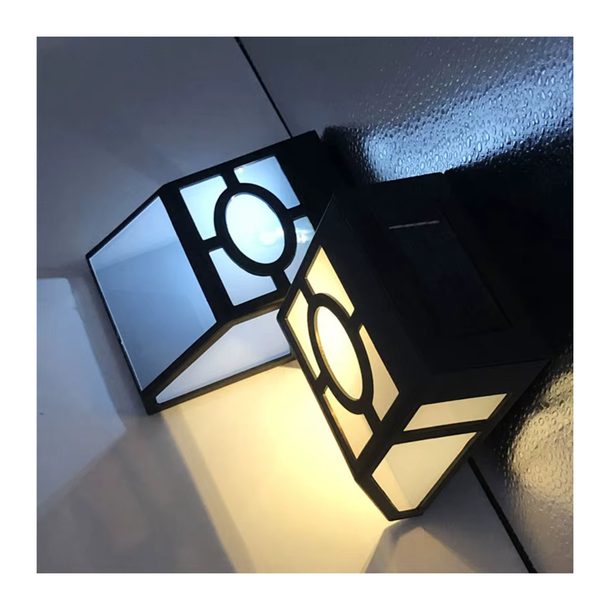 Moderne Solar Wandleuchte IP65 Wasserdicht in Schwarz mit warmweißem Licht für die Garten Dekoration an Zaun und Treppe - Bild 2