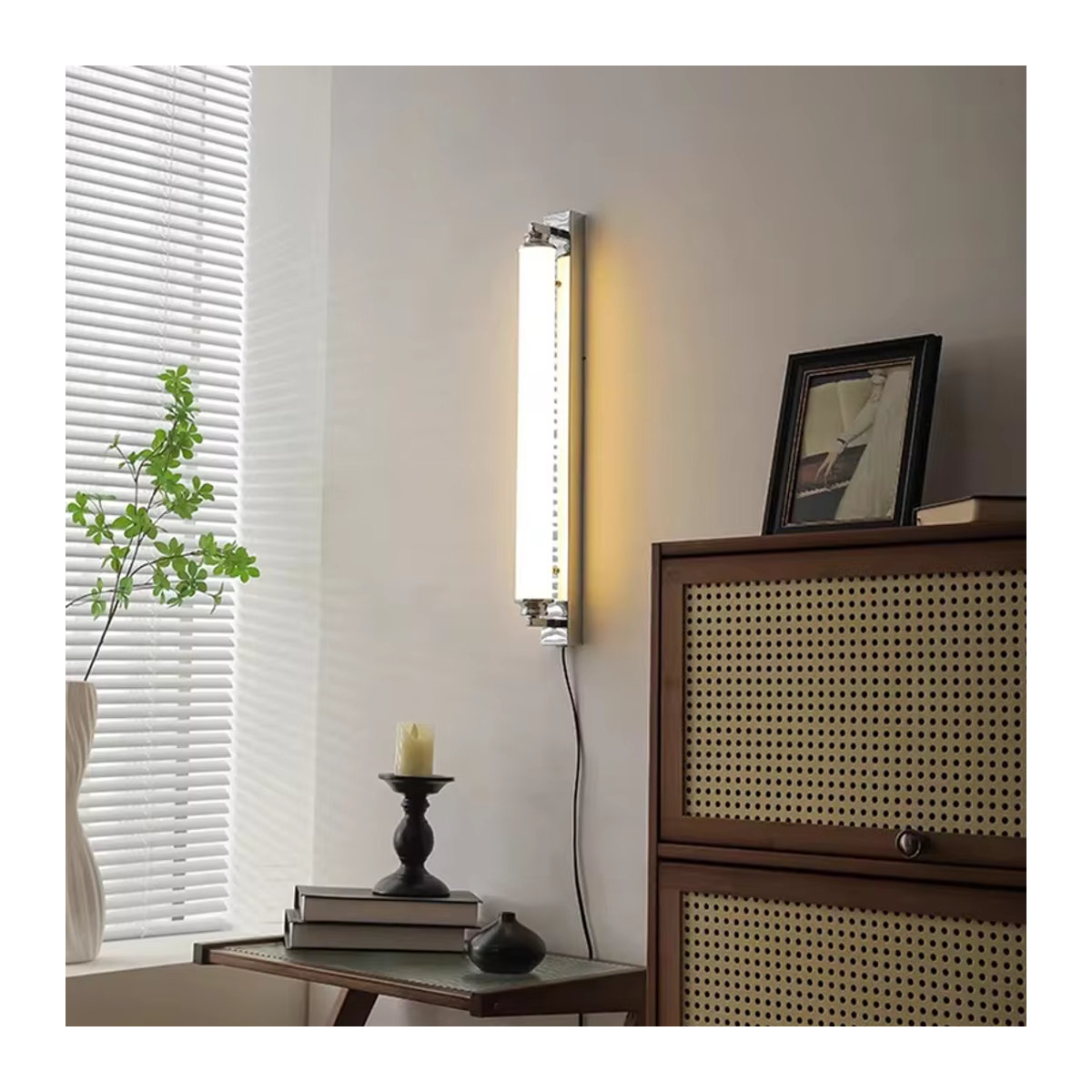 Moderne Wandlampe L-MANG in Chrom für Schlafzimmer und Wohnzimmer - Bild 3
