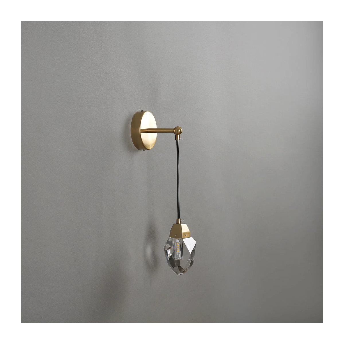 Moderne Wandleuchte LZPZ RUI in Gold mit G9 Fassung aus Metall für Wohnzimmer und Schlafzimmer - Bild 2