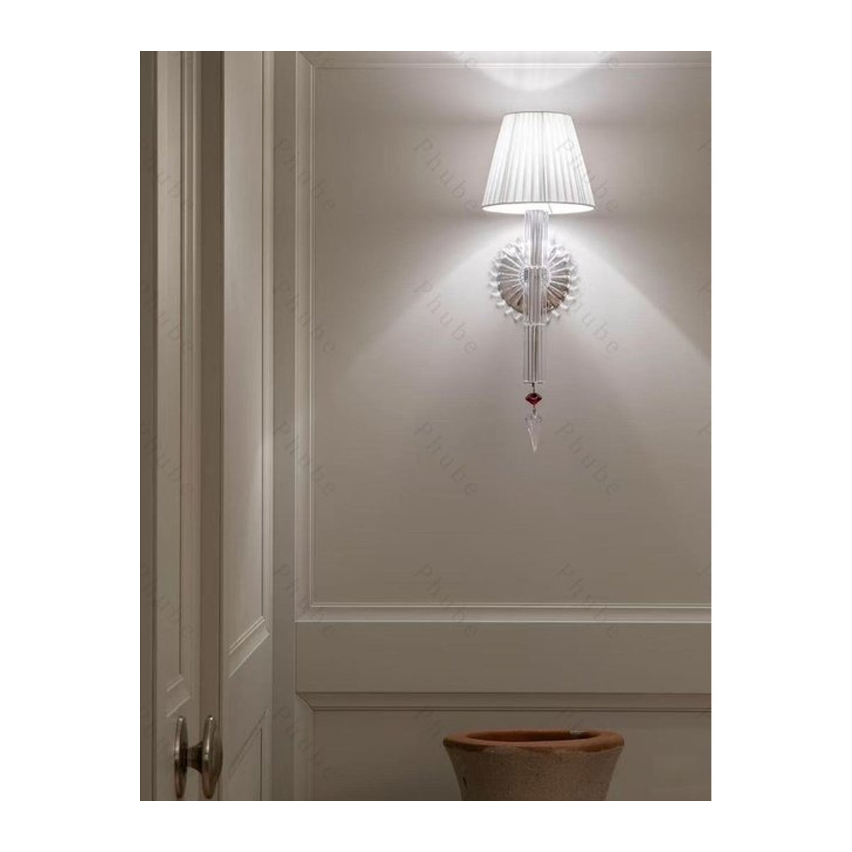 Moderne Wandleuchte Phube mit Kristallspiegel in Weiß für Badezimmer, Schlafzimmer und Wohnzimmer - Bild 1