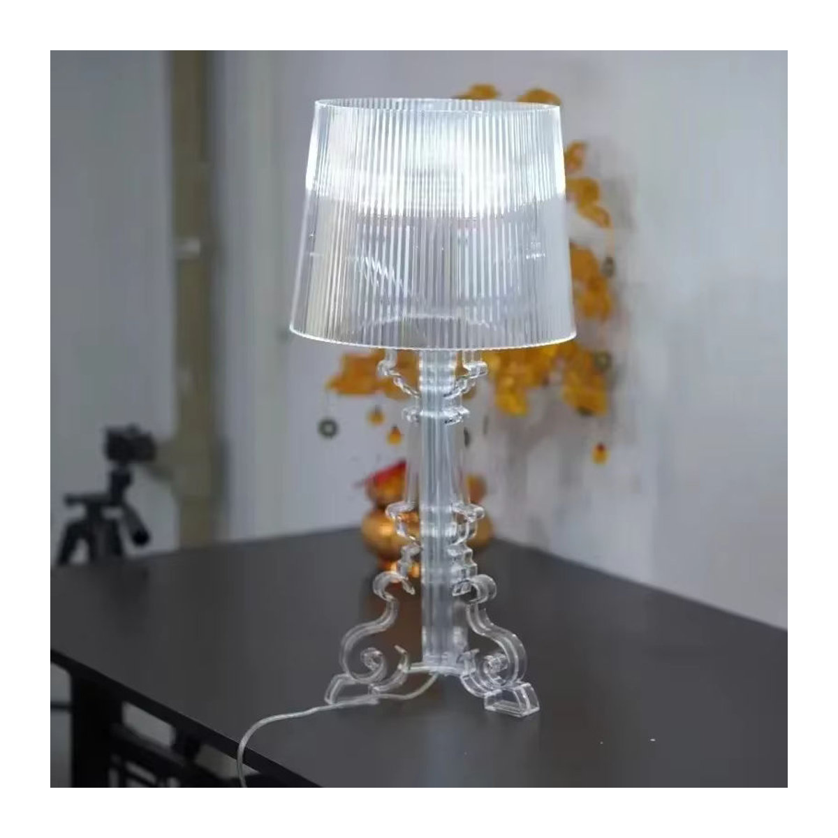 Moderne weiße barocke LED-Schreibtischlampe von JIANKEXING in transparentem Design für Schlafzimmer und Wohnzimmer - Bild 3