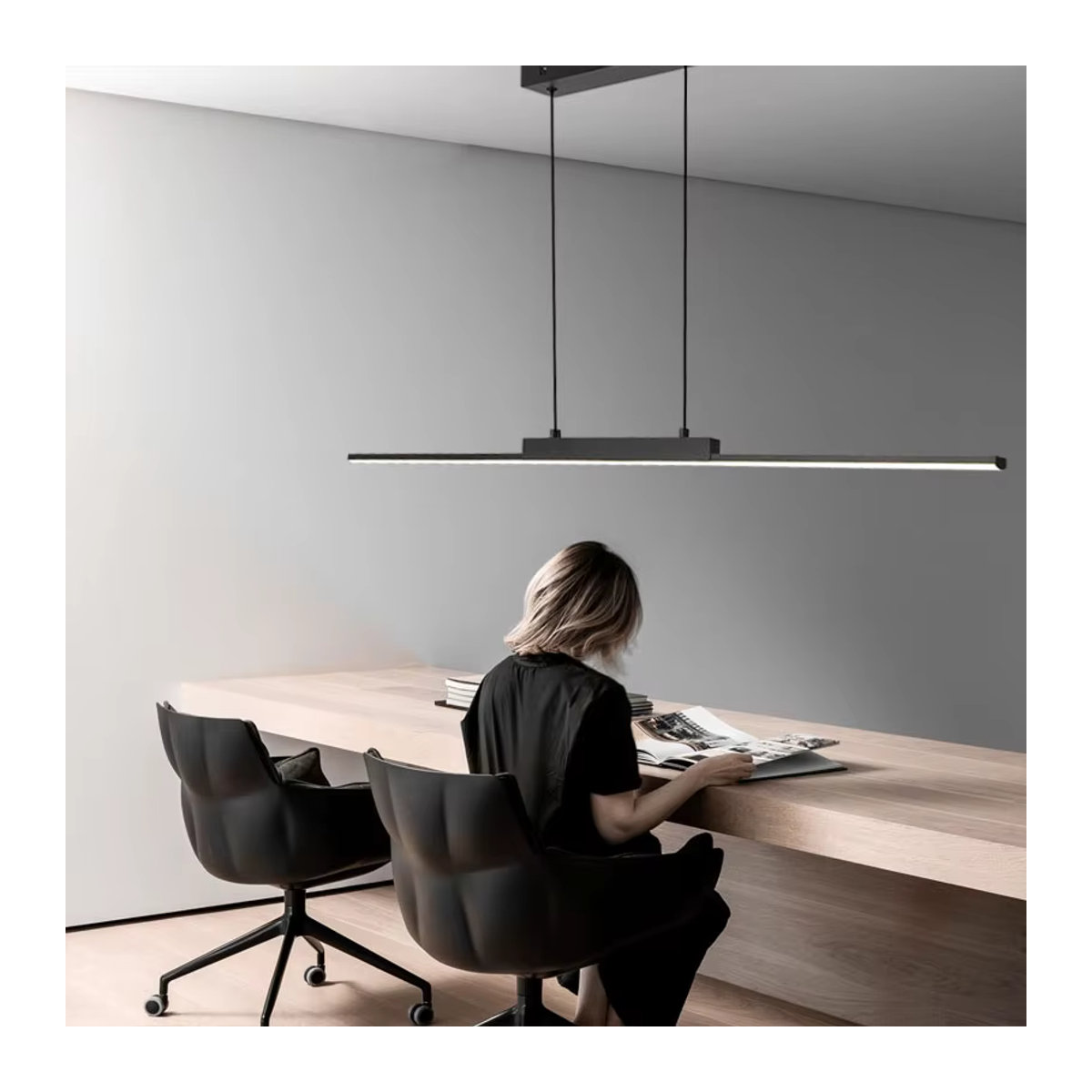 Moderner LED-Kronleuchter von CETANT in Schwarz mit minimalistischem linearem Design als Pendelleuchte für dein Esszimmer, Wohnzimmer oder Konferenzzimmer - Bild 2