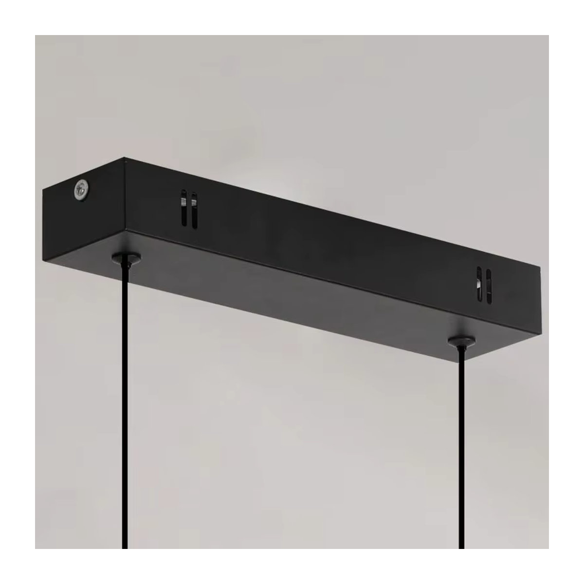 Moderner LED-Kronleuchter von CETANT in Schwarz mit minimalistischem linearem Design als Pendelleuchte für dein Esszimmer, Wohnzimmer oder Konferenzzimmer - Bild 5