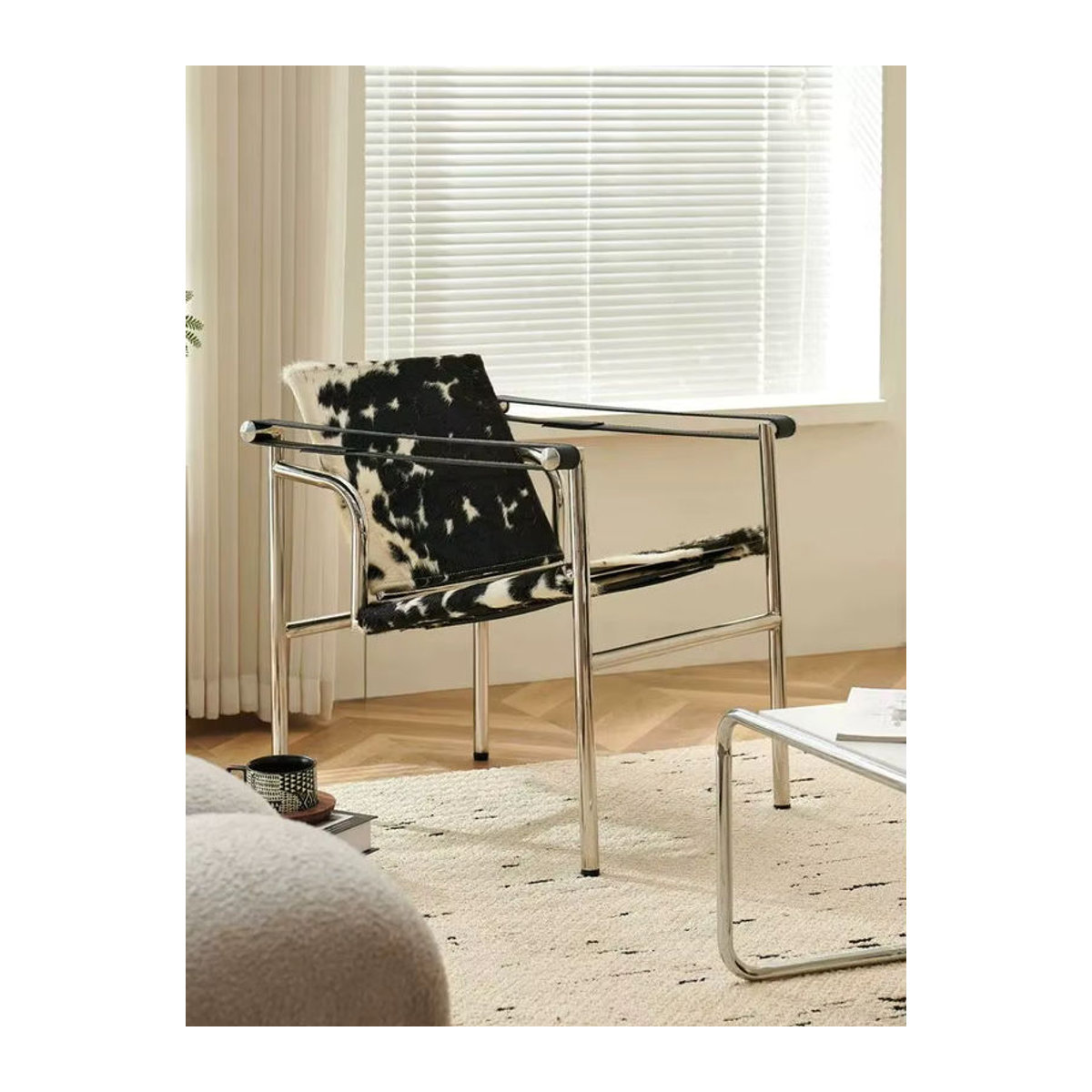 Moderner Loungesessel aus Kunstleder in Schwarz/Weiß mit Edelstahlgestell für dein Wohnzimmer - Bild 2