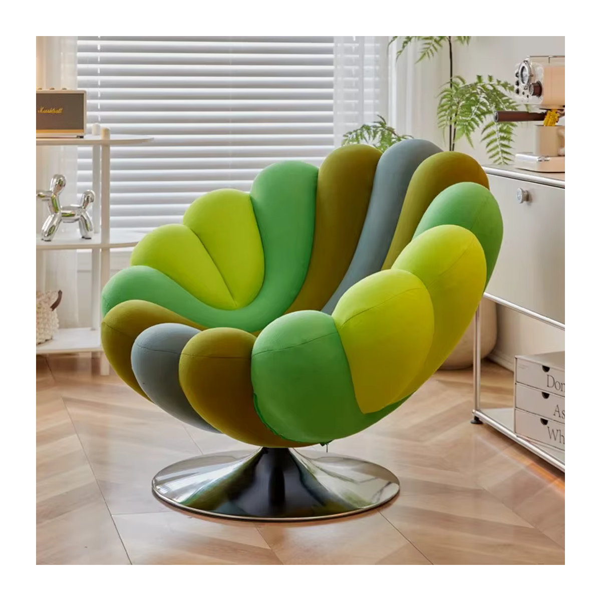 Moderner Nordic Loungesessel aus Samt mit floralem Blütenblatt-Design und drehbarer Basis in Rosa, Blau oder Bunt - Bild 1