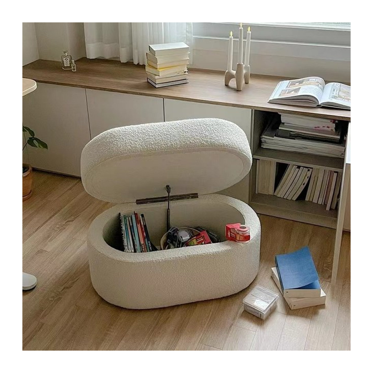 Moderner Pouf Ottoman aus Samt und Bouclé in Weiß und Beige mit Aufbewahrungsfunktion - Bild 1