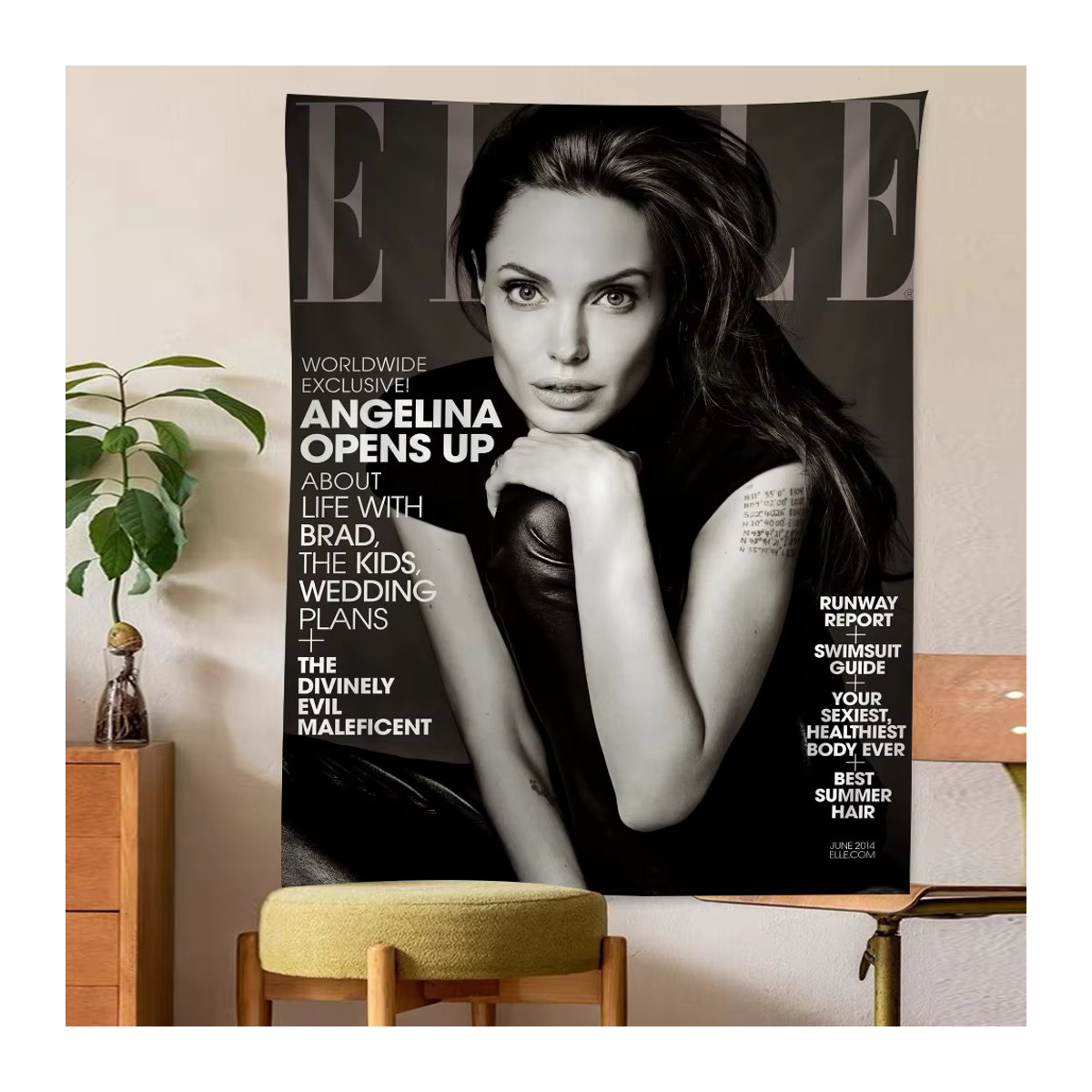 Moderner Wandbehang Angelina Jolie Cartoon Tapisserie in Schwarz, Rechteckig, Textil - Bild 6