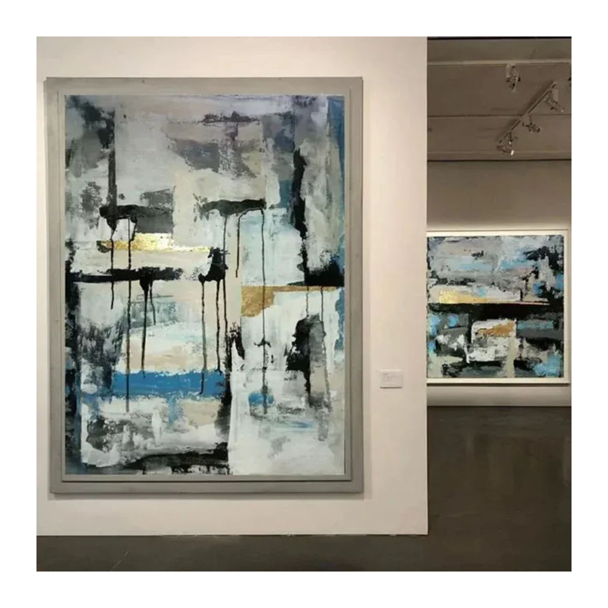 Modernes abstraktes Wandbild Potdemiel in Grau-Gold als handgemaltes strukturiertes Acryl- und Ölgemälde im Tropfen-Stil - Bild 1
