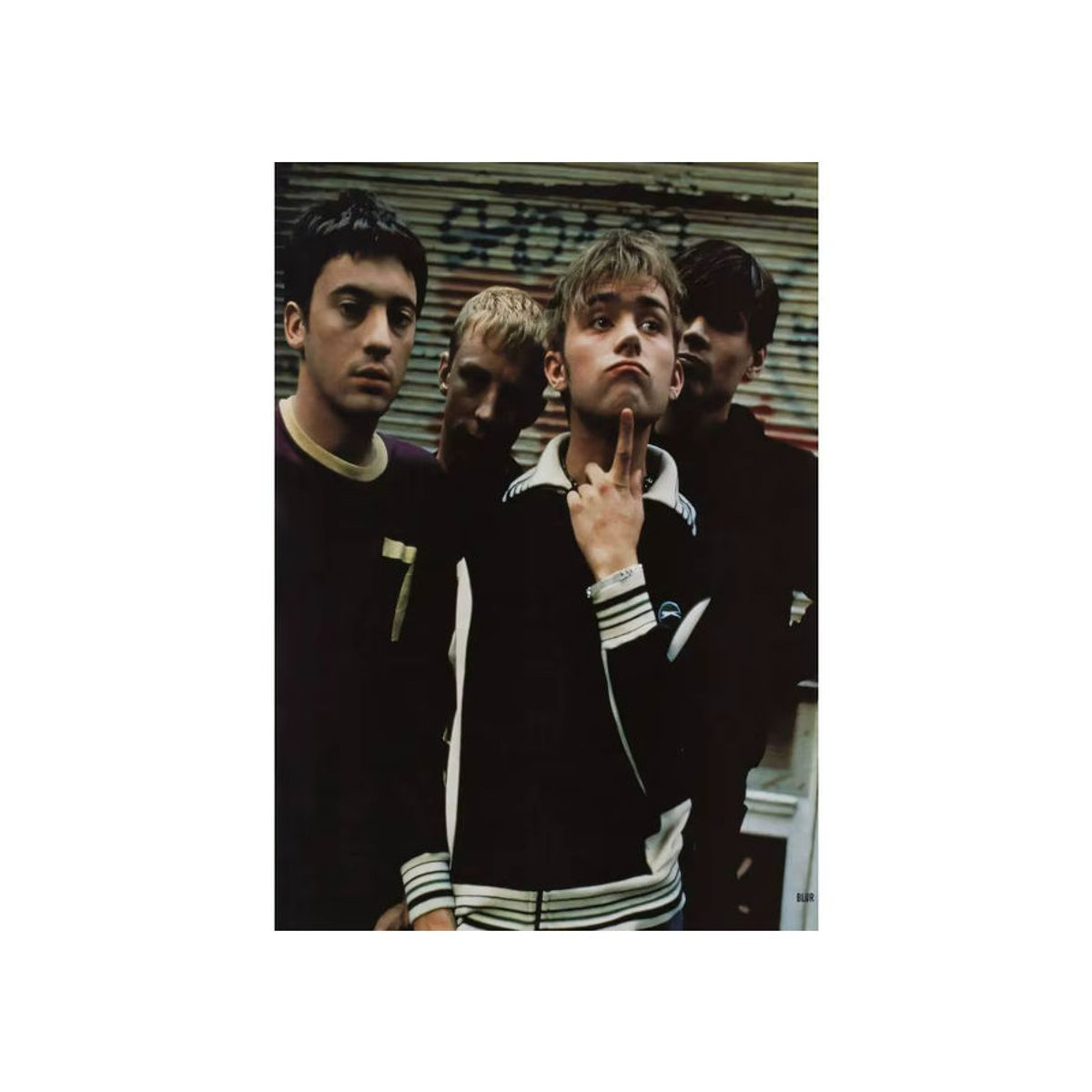 Modernes B-Blur Rapper Poster als mehrfarbiger Wanddruck im Hochformat für deine Heimdekoration - Bild 7