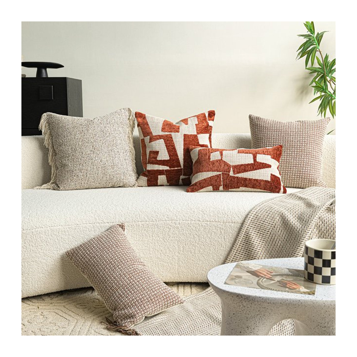Modernes Dekokissen in Elfenbein, Schwarz, Rost und Rot für Sofa und Stuhl - Bild 1